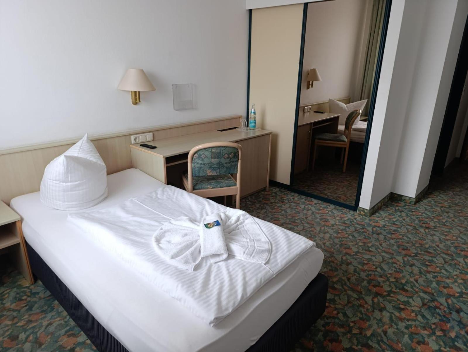 Hotel Astor Альтенбург Экстерьер фото